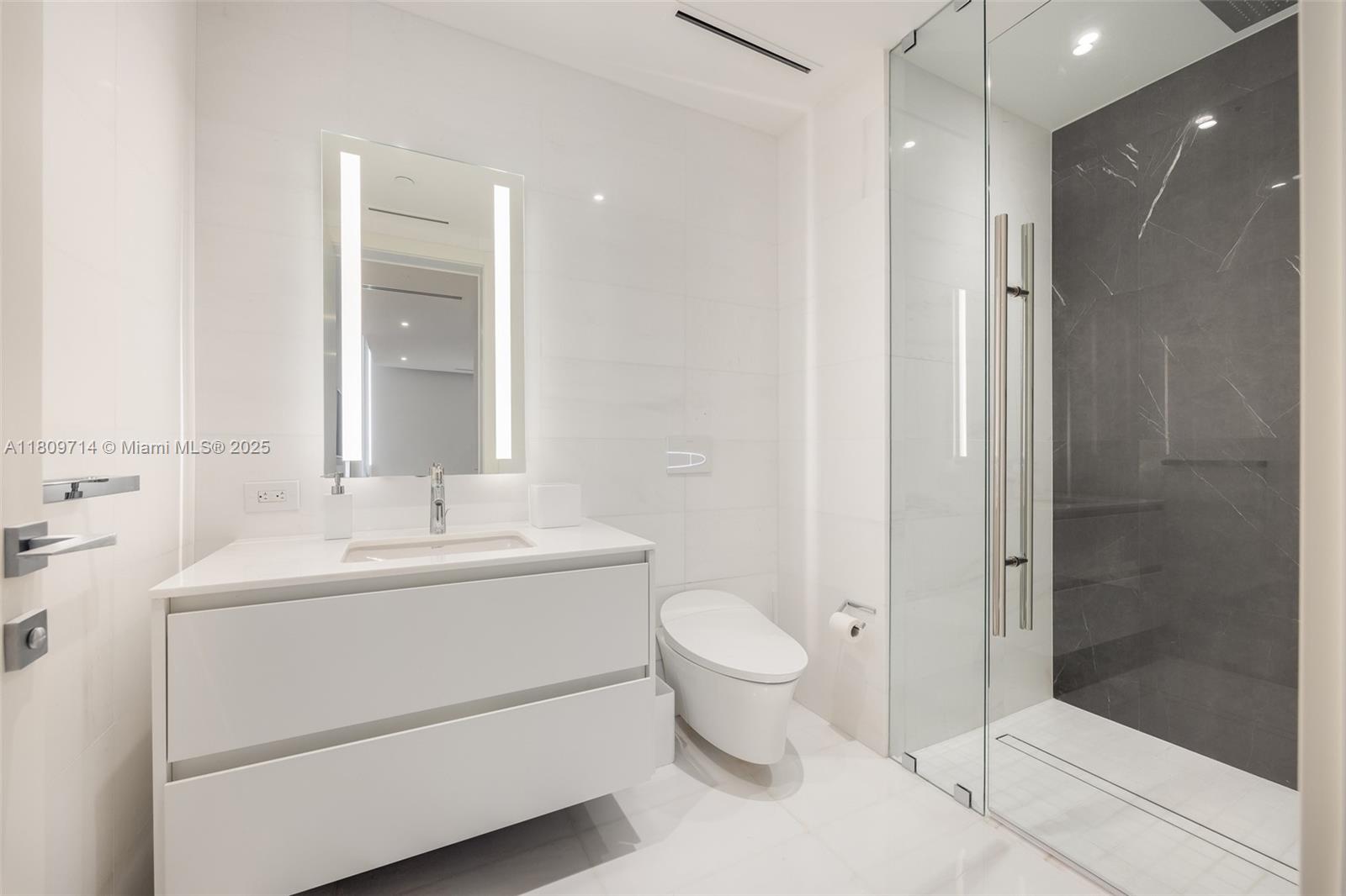 300 Biscayne Boulevard Way # 5205W