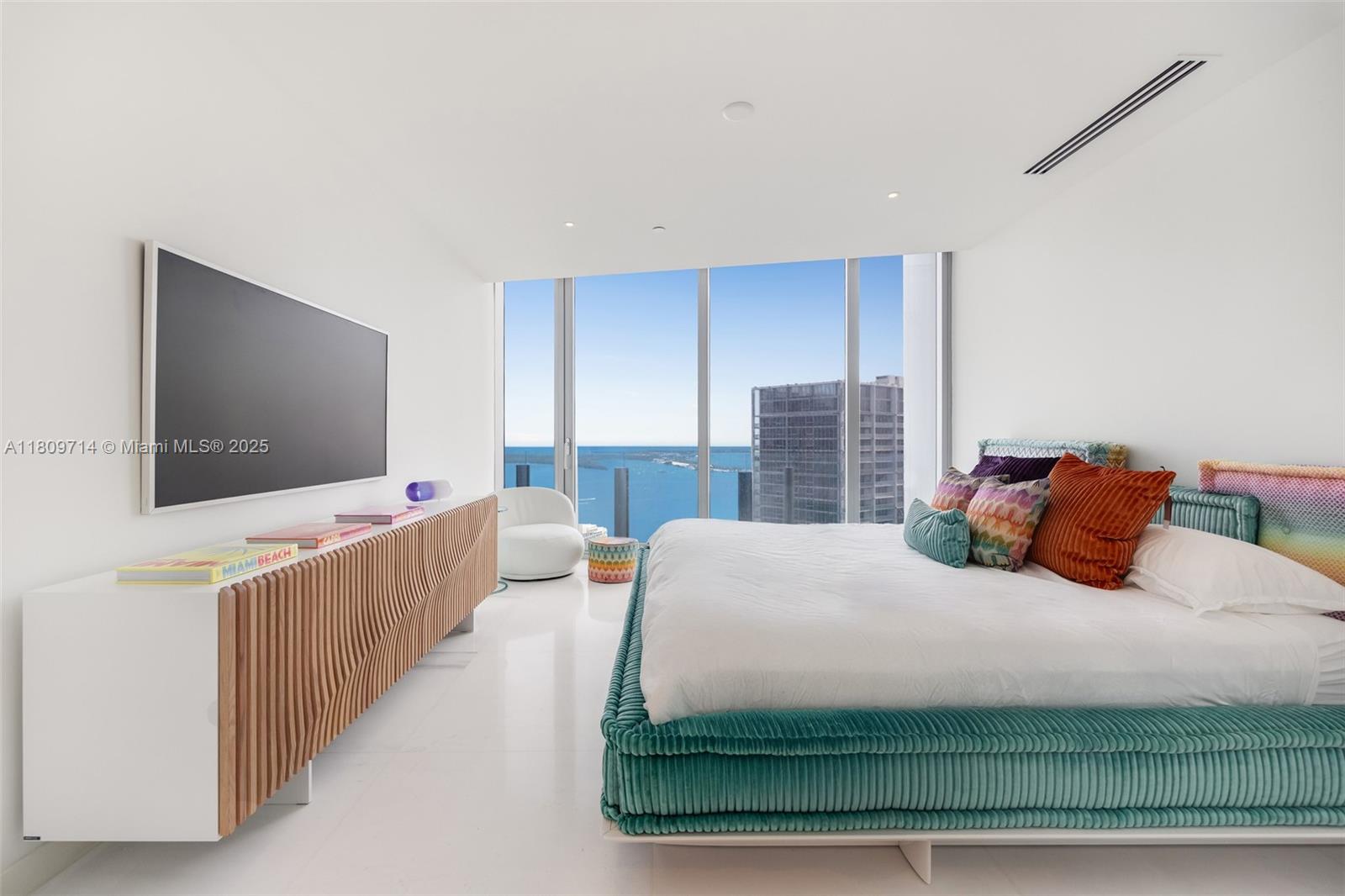 300 Biscayne Boulevard Way # 5205W