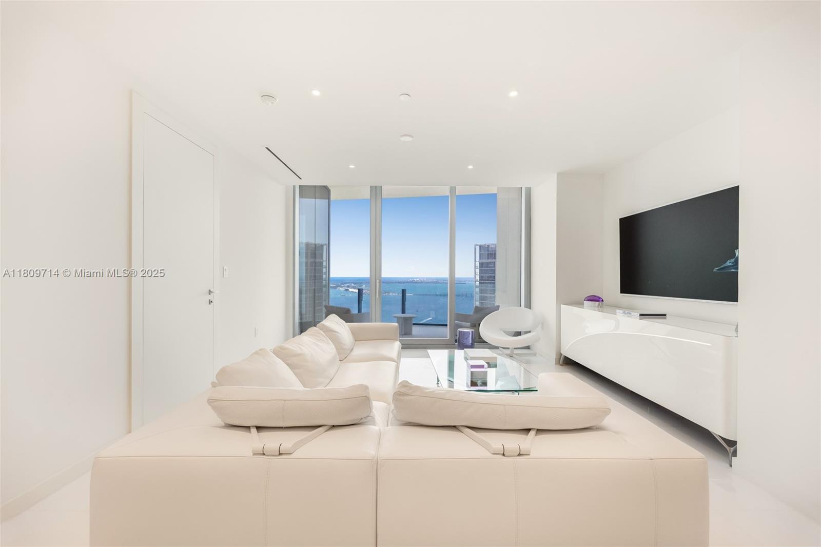 300 Biscayne Boulevard Way # 5205W