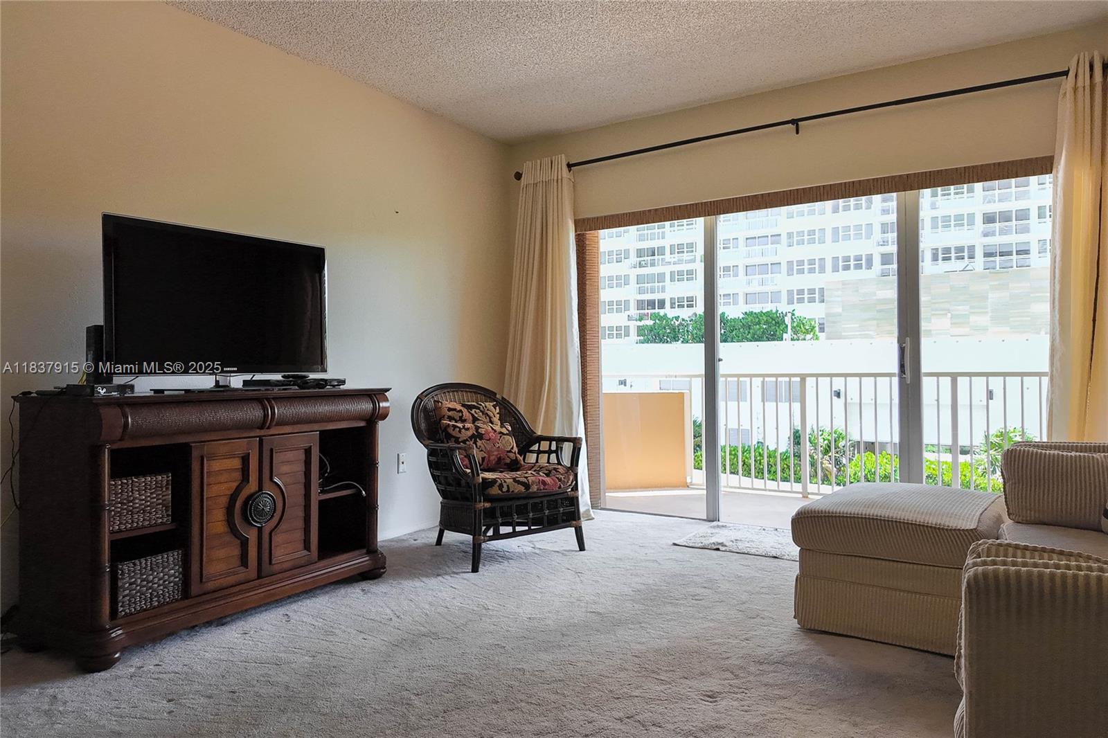 1980 S Ocean Dr # 3A
