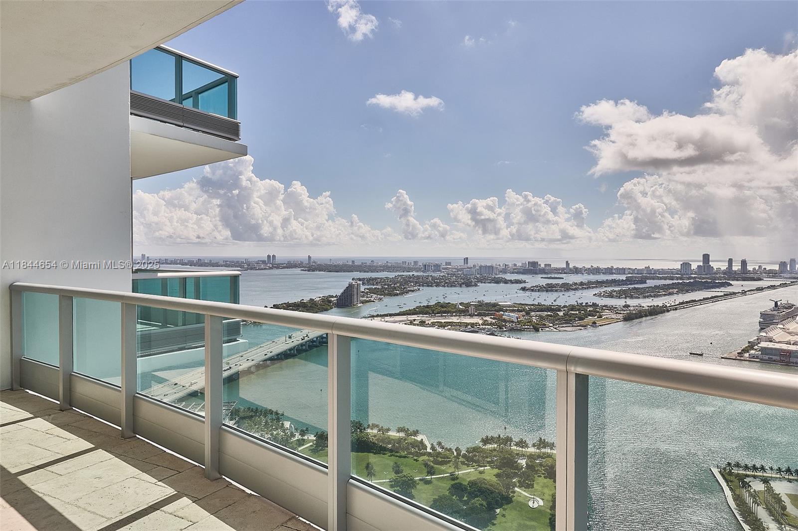 900 Biscayne Blvd # 5601