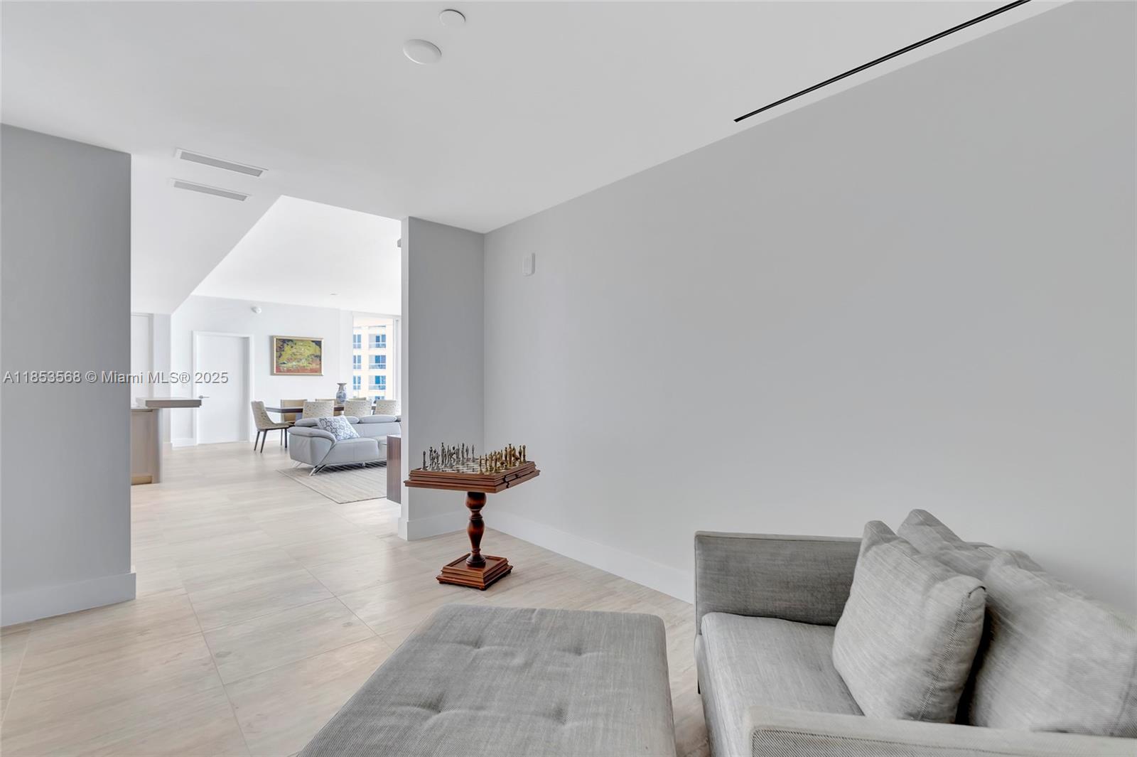 525 N Fort Lauderdale Beach Blvd Unit: 802