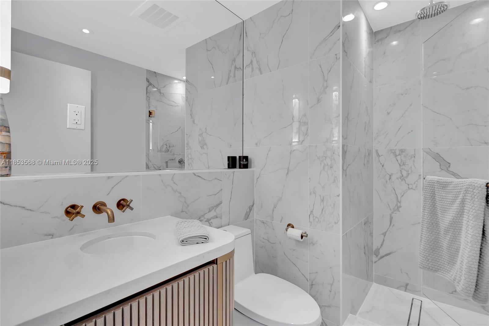 525 N Fort Lauderdale Beach Blvd Unit: 802