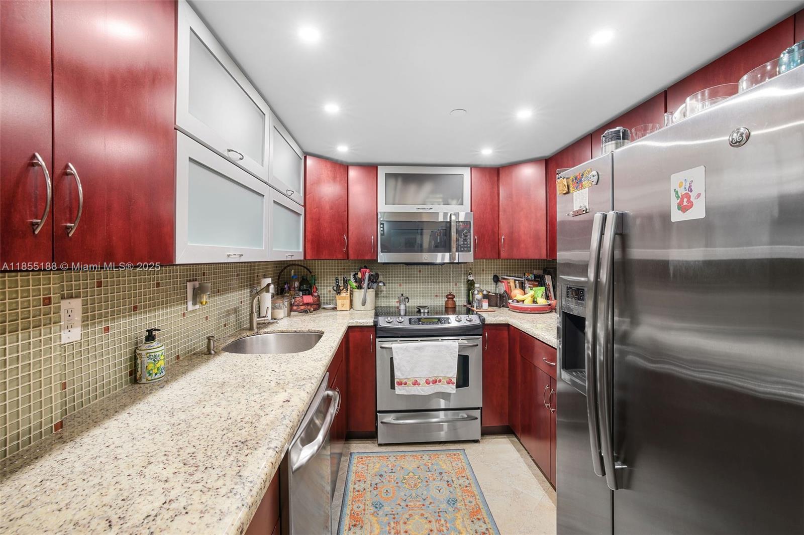 2401 Collins Ave # 1807