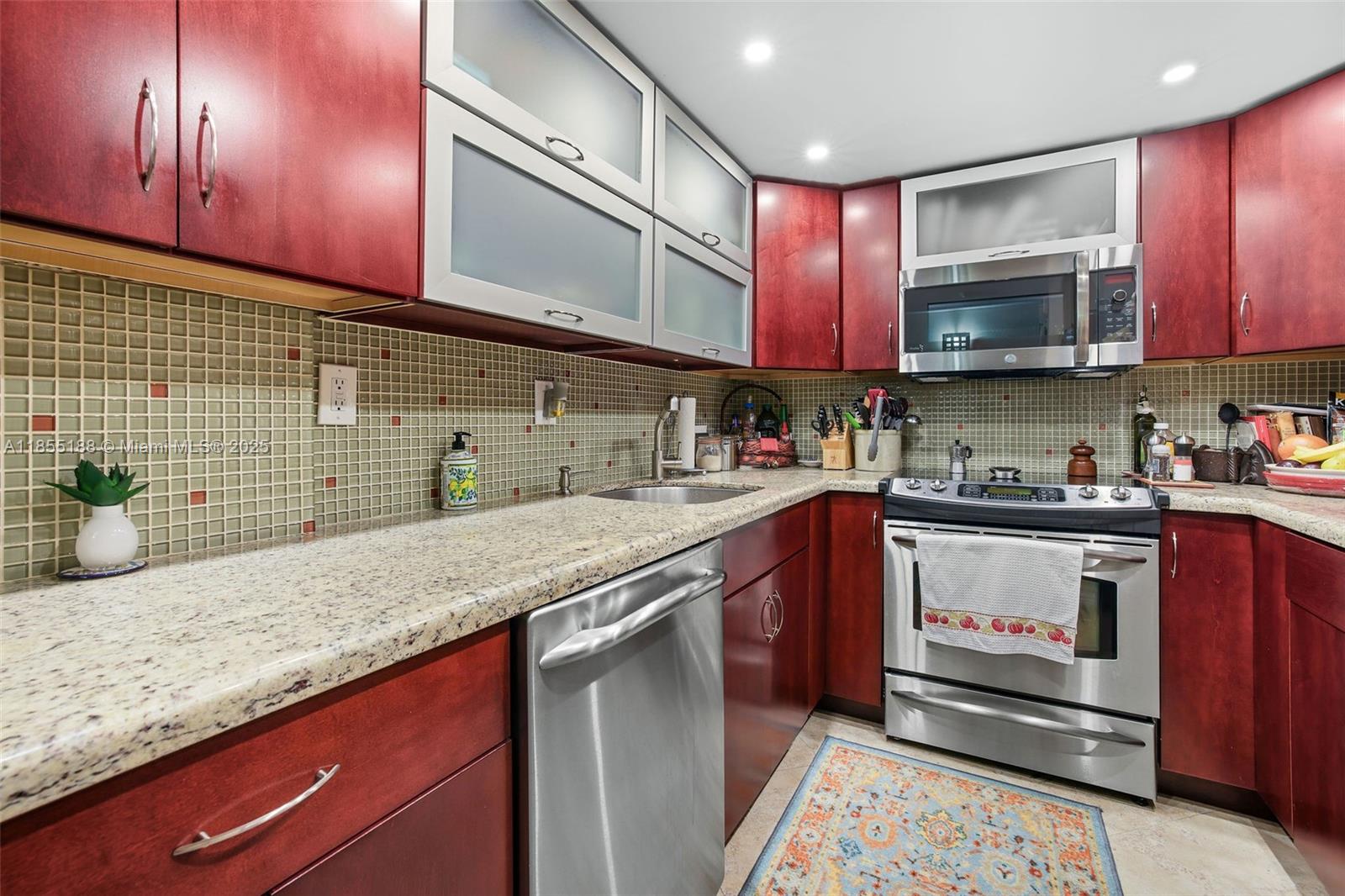 2401 Collins Ave # 1807
