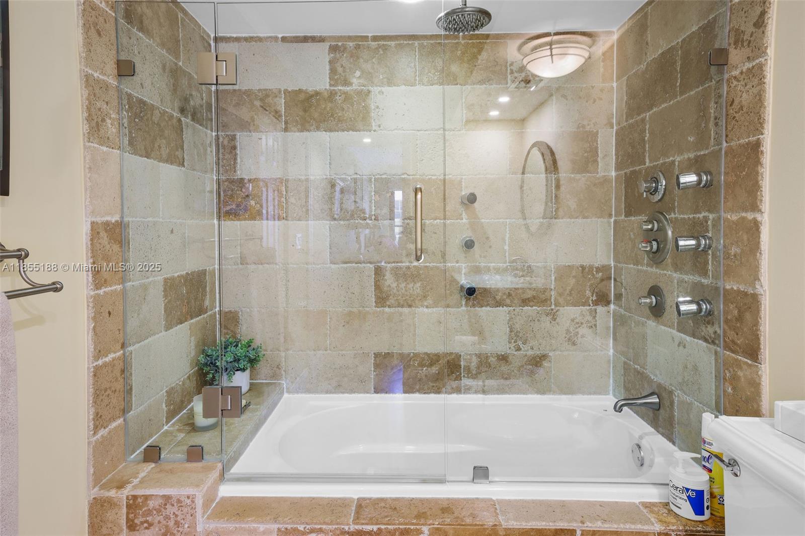2401 Collins Ave # 1807