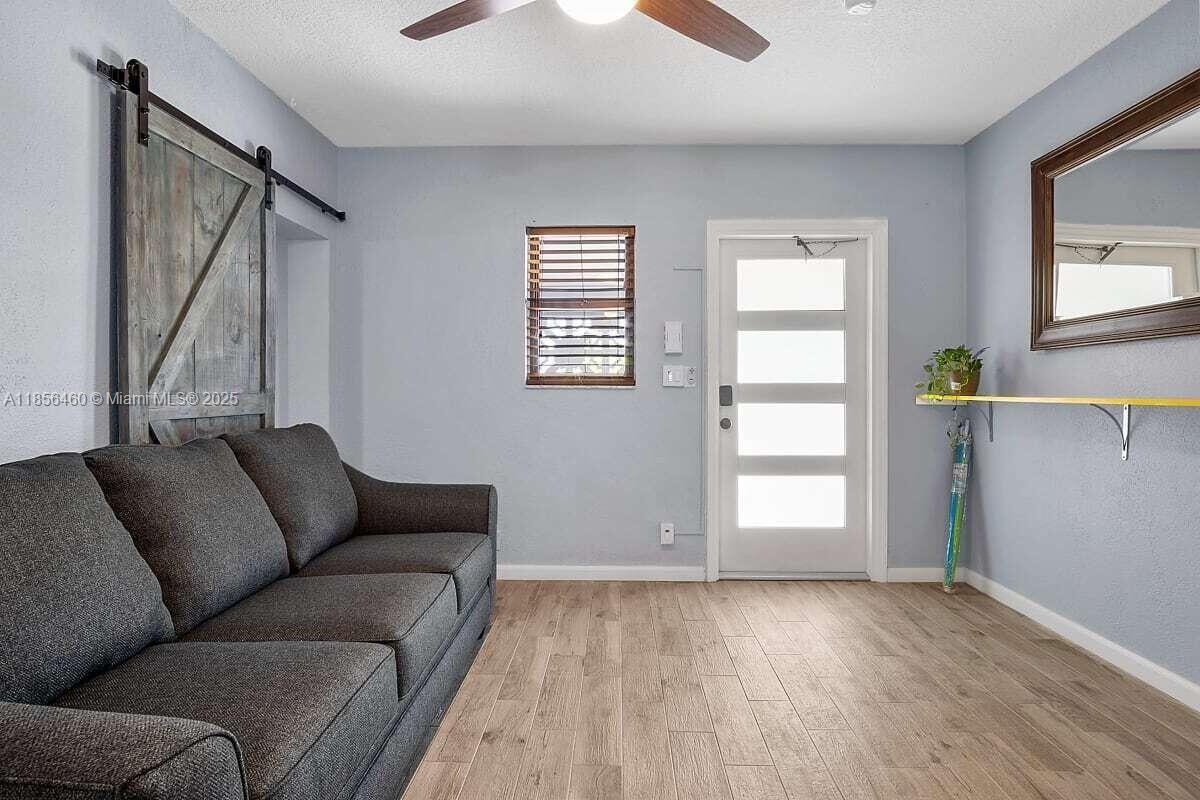 316 NW 29th St