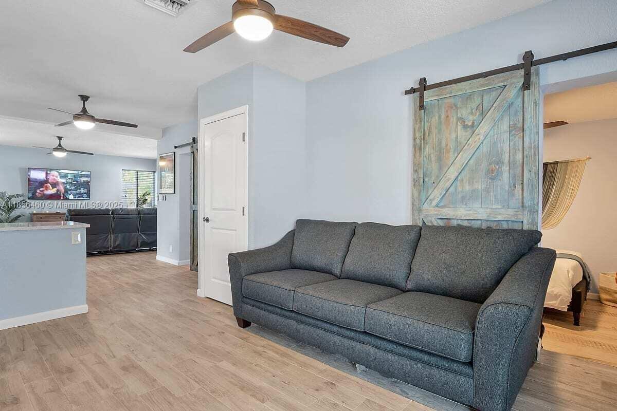 316 NW 29th St