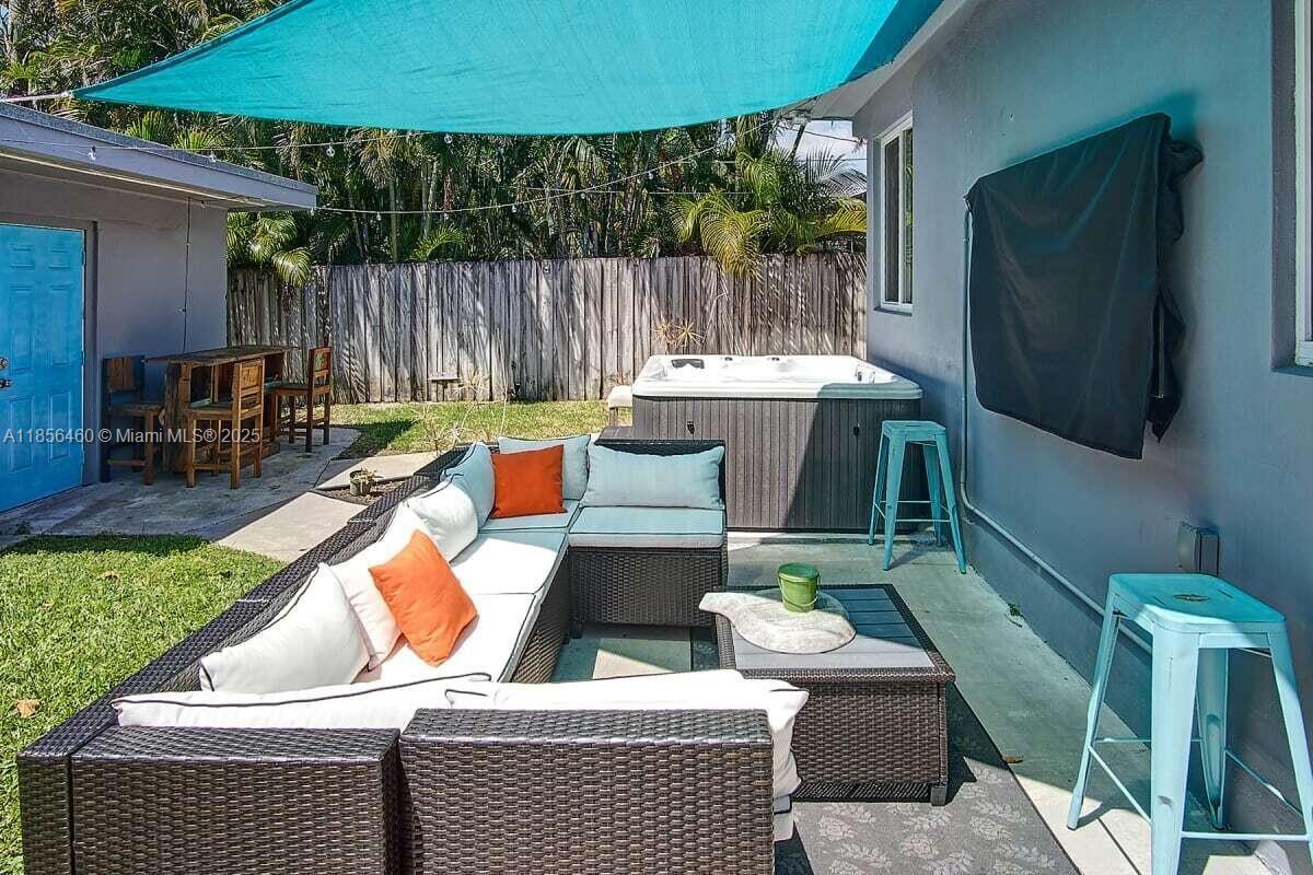 316 NW 29th St