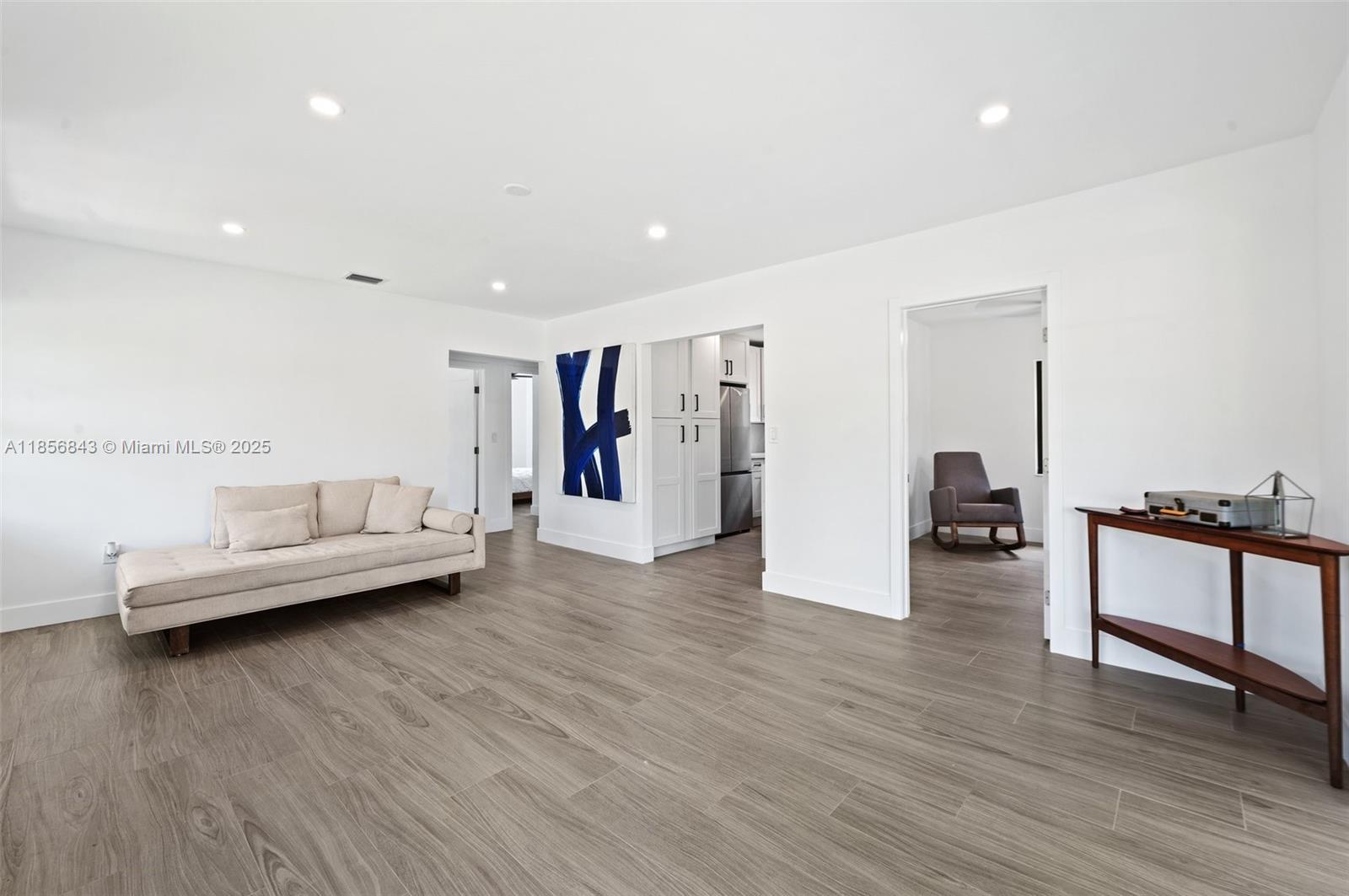 4222 NE 1st Ave # 1