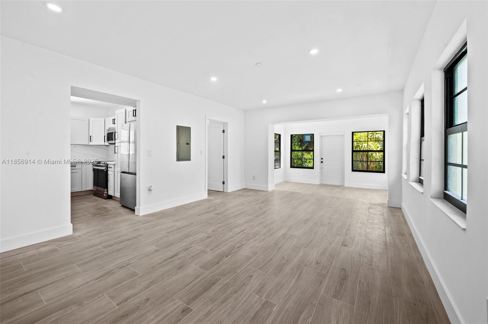 4222 NE 1st Ave # 2