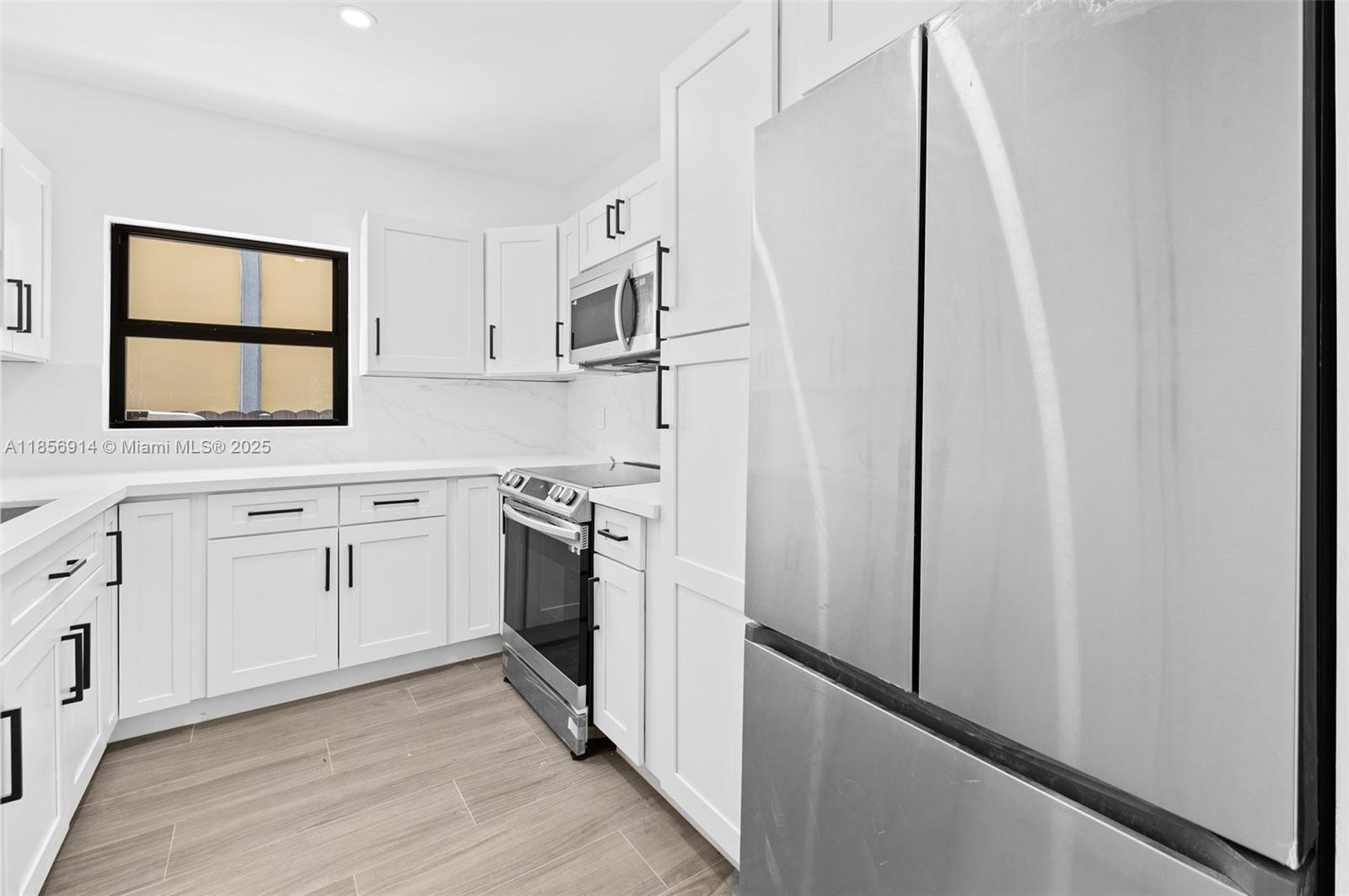 4222 NE 1st Ave # 2