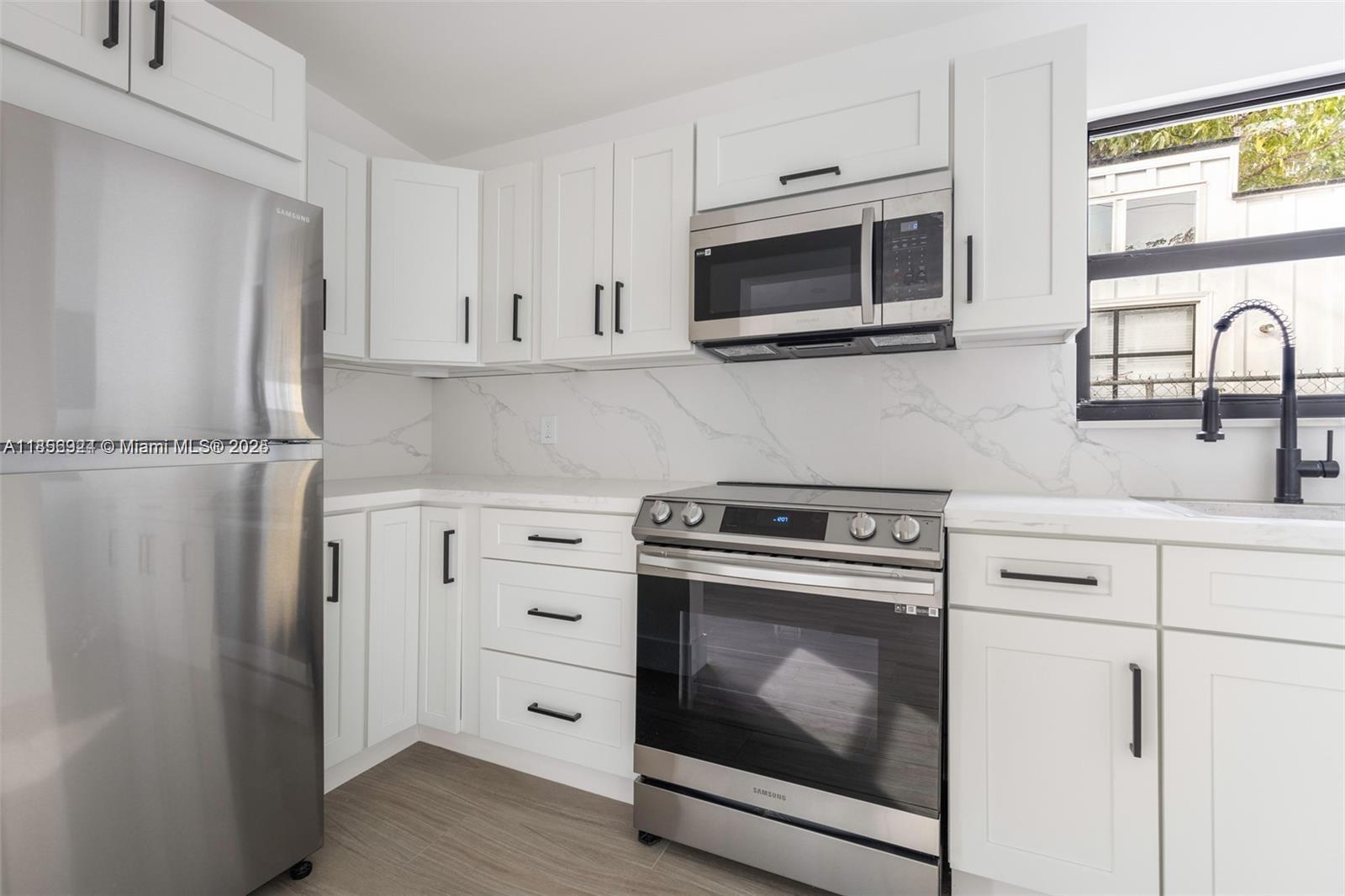 4222 NE 1st Ave # 3