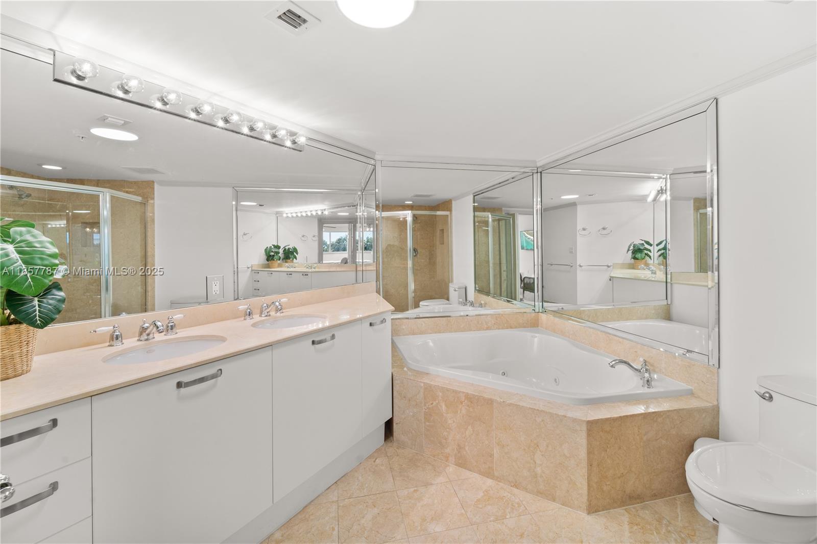 2011 N Ocean Blvd # 401