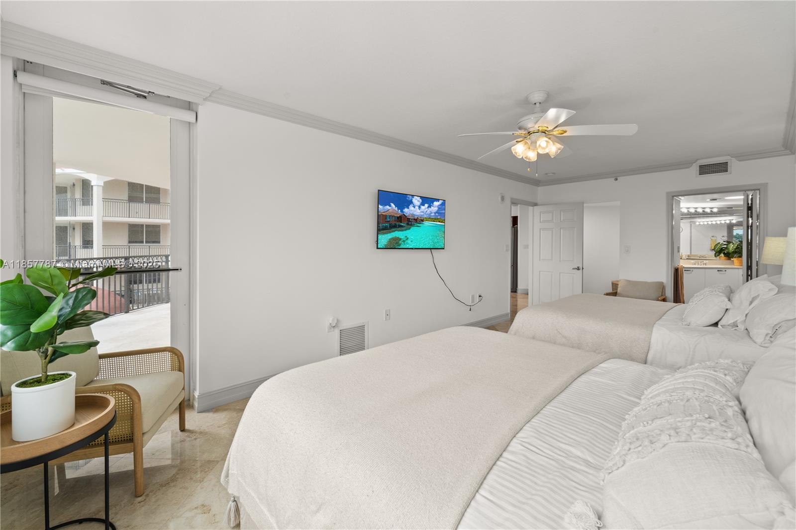 2011 N Ocean Blvd # 401