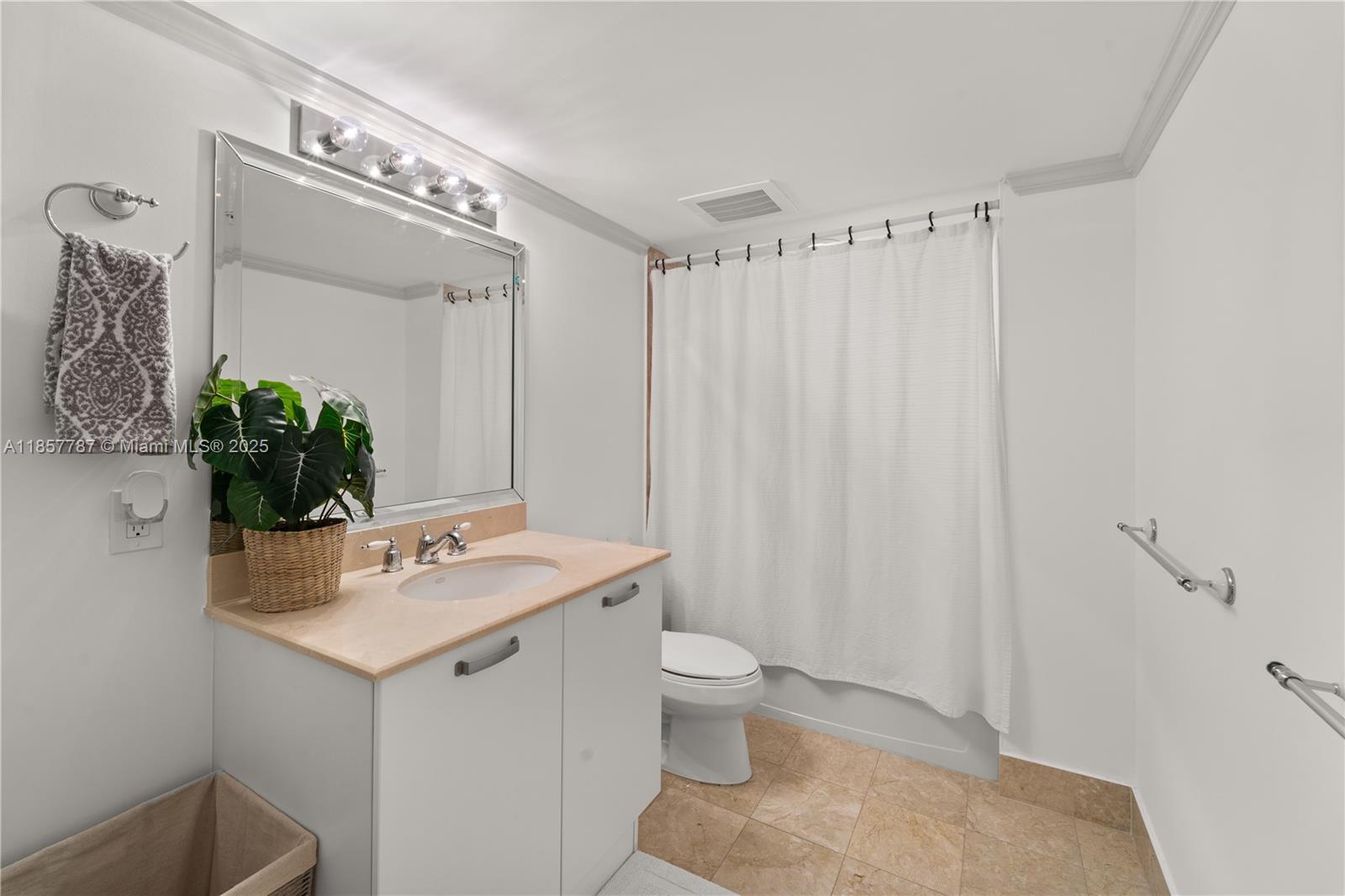 2011 N Ocean Blvd # 401