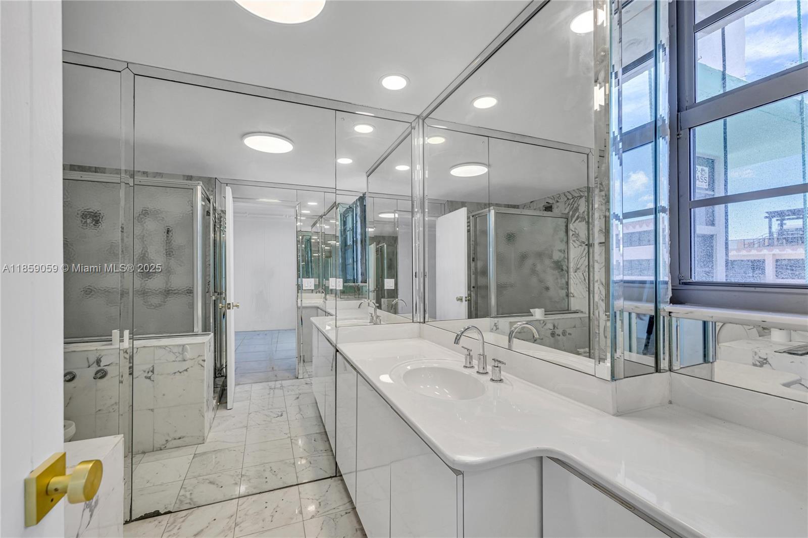 5255 Collins Ave # 14D