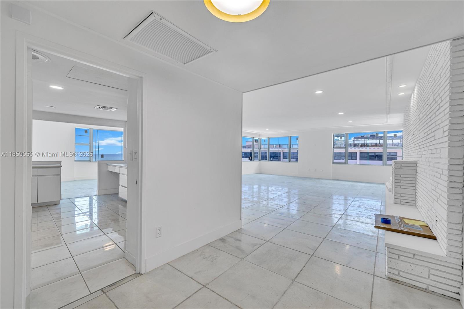 5255 Collins Ave # 14D