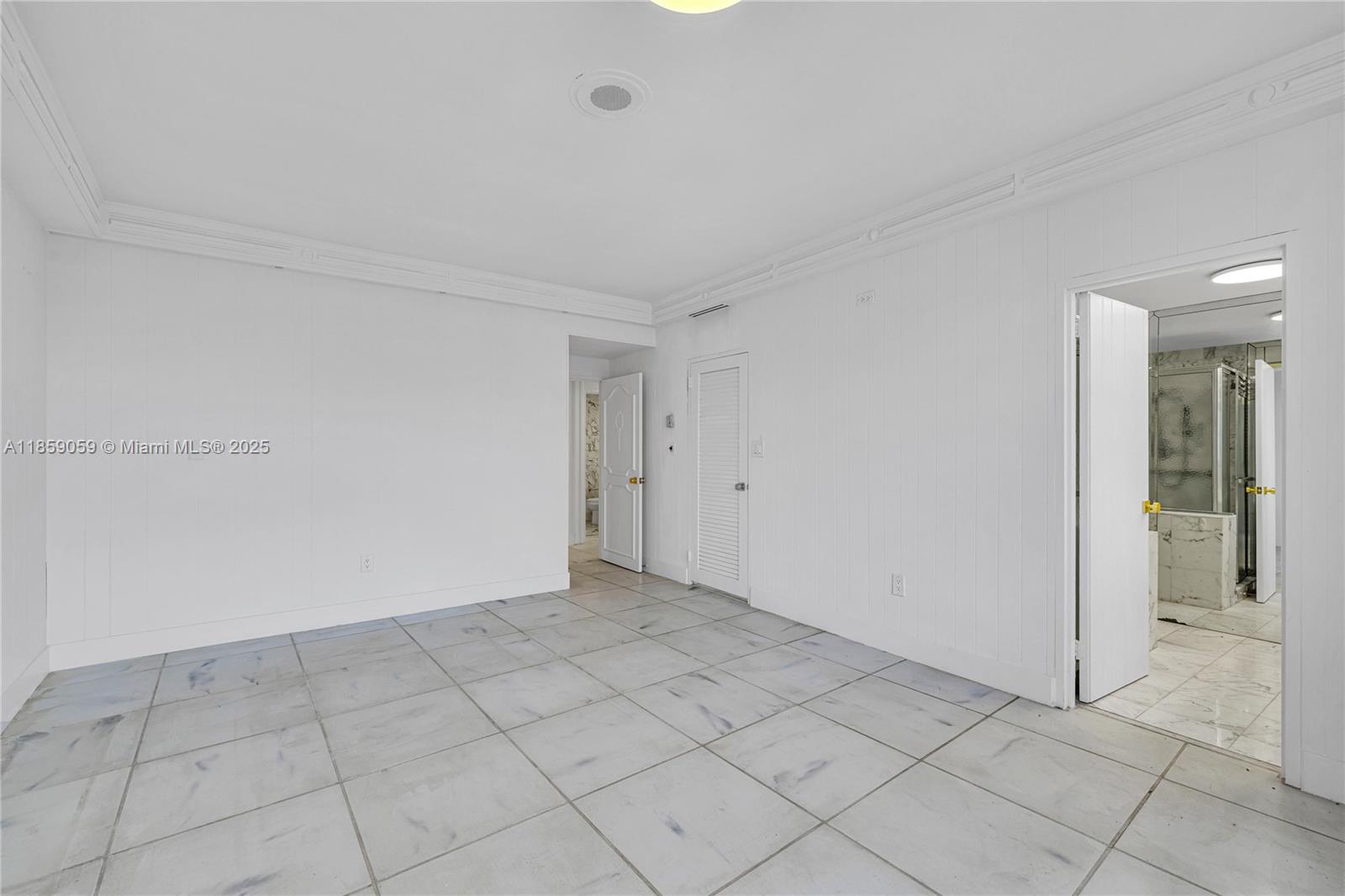 5255 Collins Ave # 14D