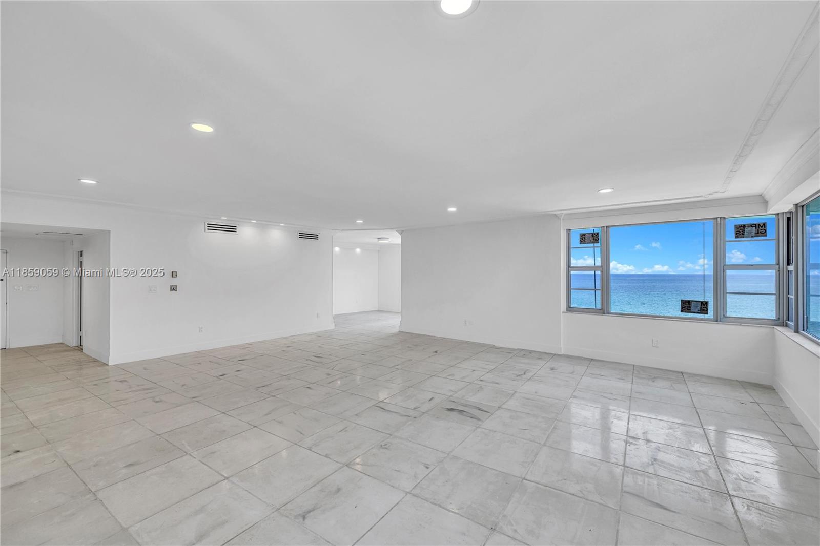 5255 Collins Ave # 14D