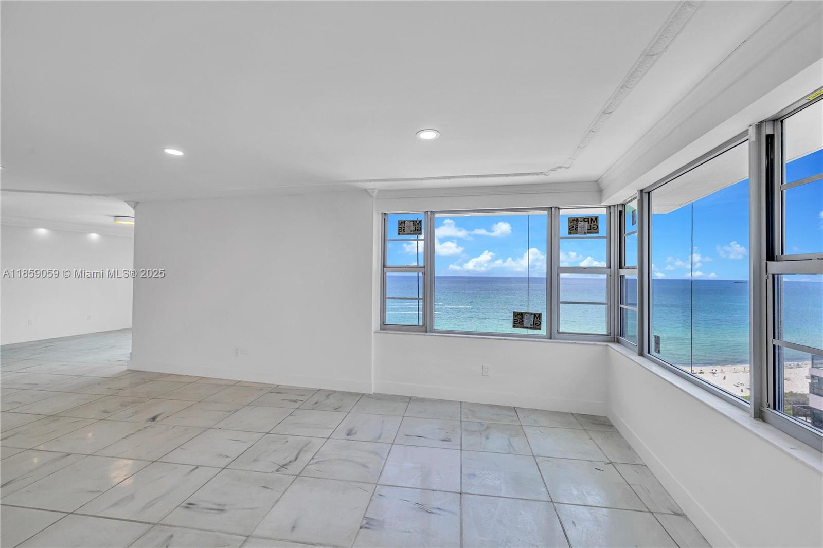 5255 Collins Ave # 14D