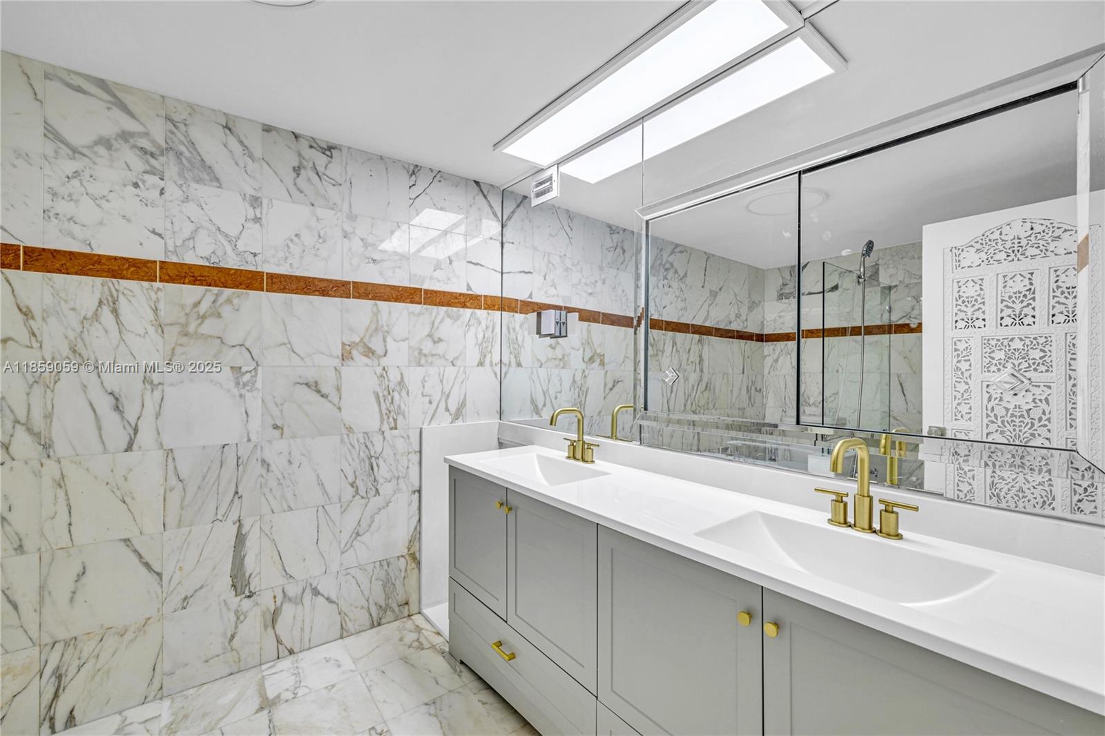 5255 Collins Ave # 14D