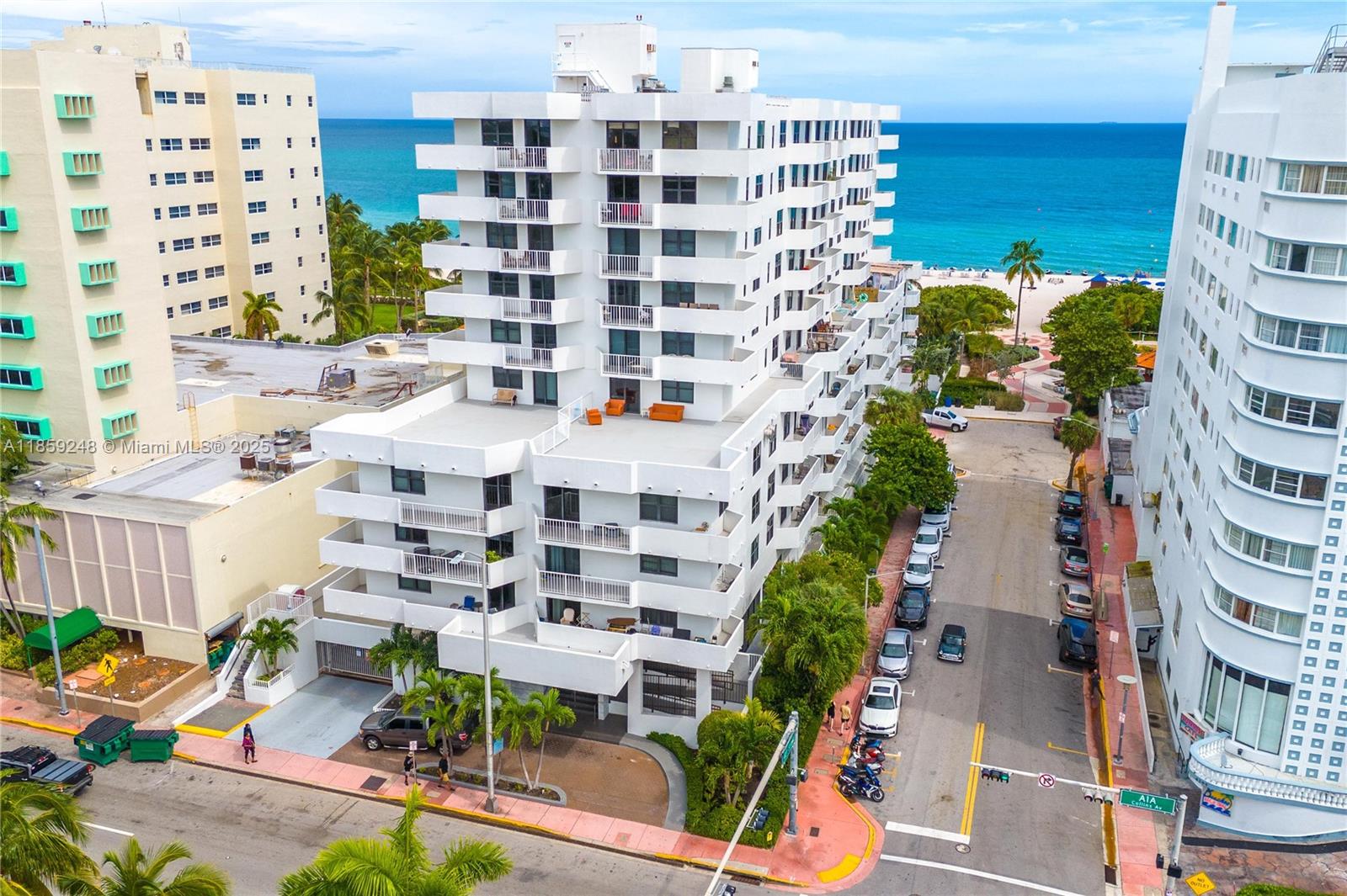 4301 Collins Ave # 907