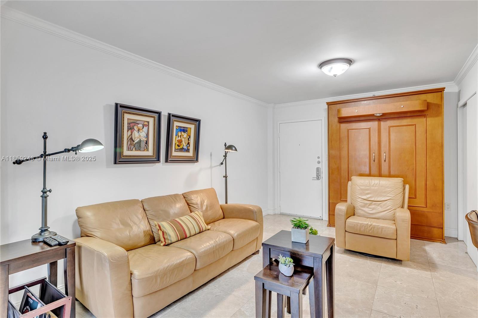 4301 Collins Ave # 907