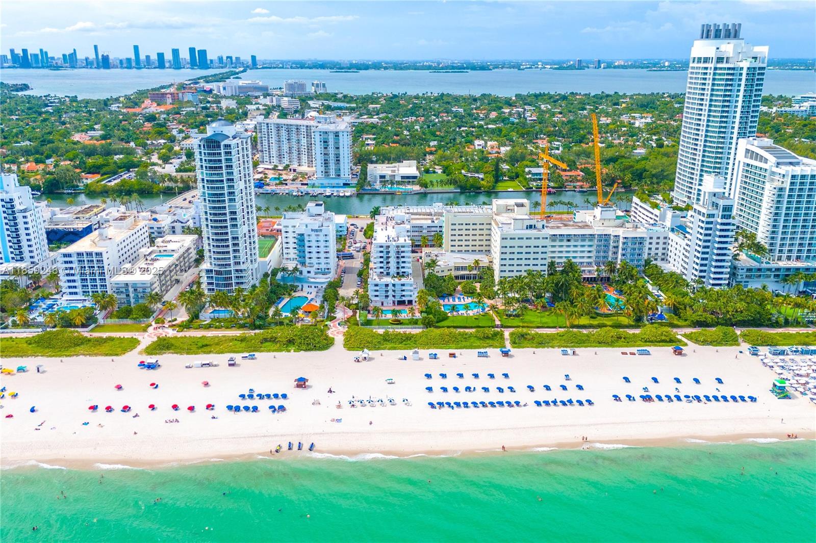 4301 Collins Ave # 907
