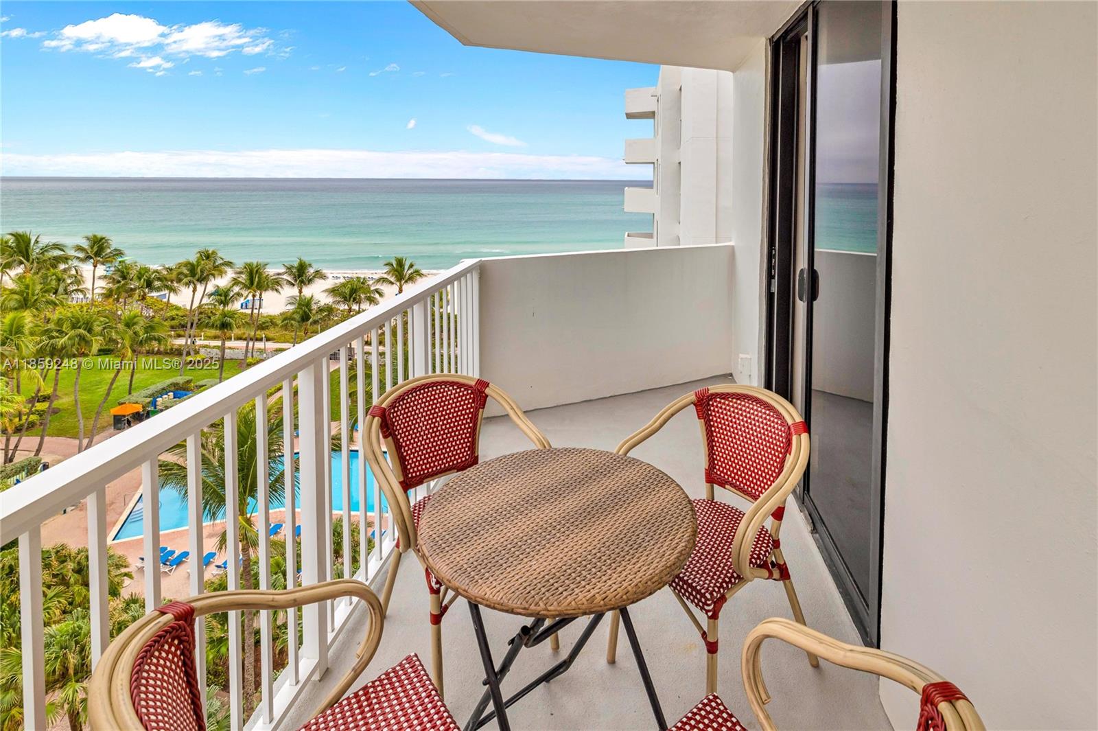 4301 Collins Ave # 907