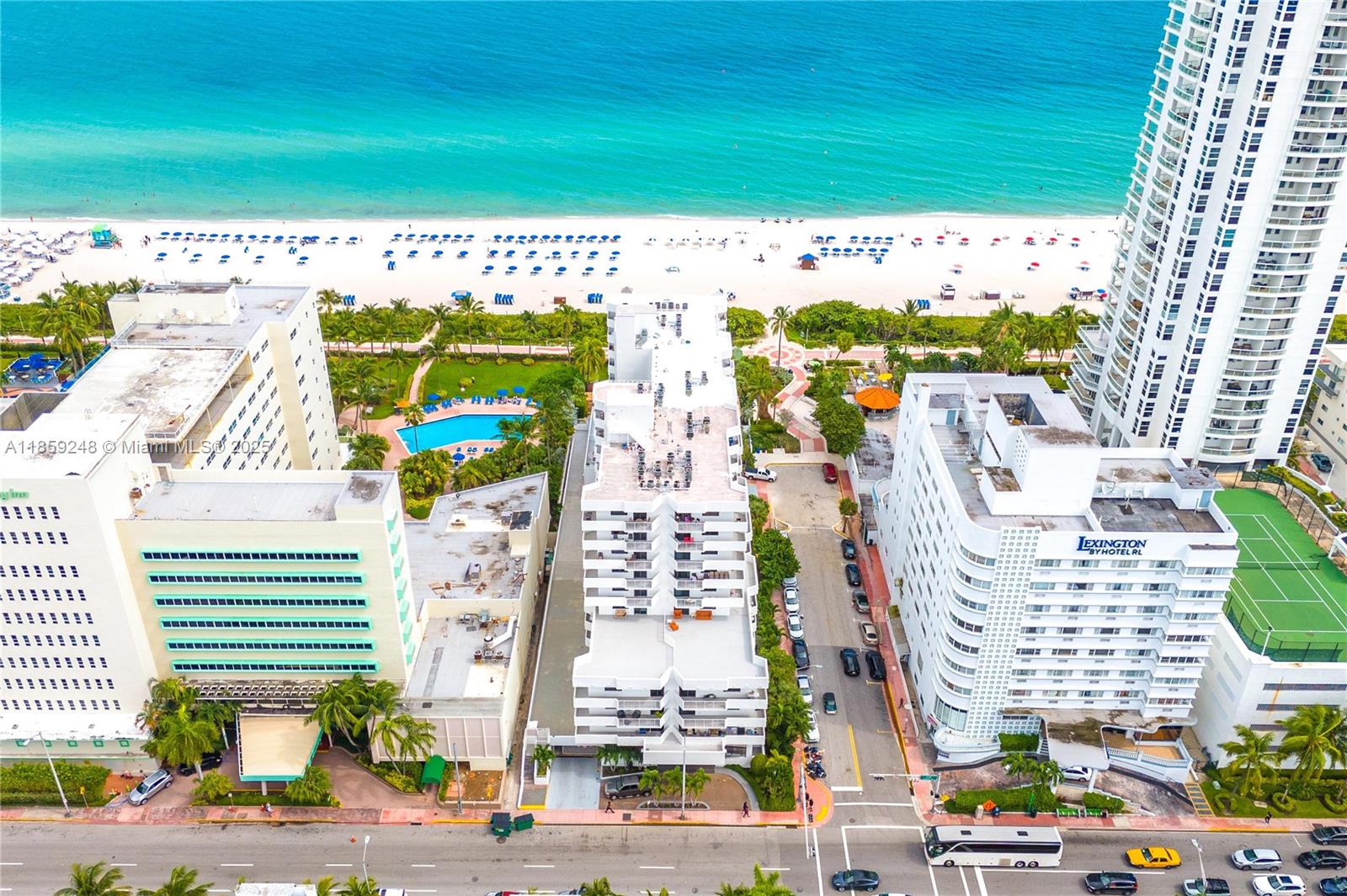 4301 Collins Ave # 907