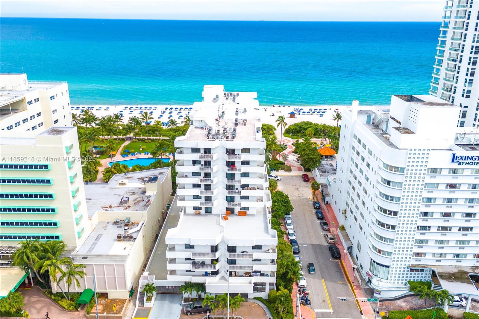 4301 Collins Ave # 907