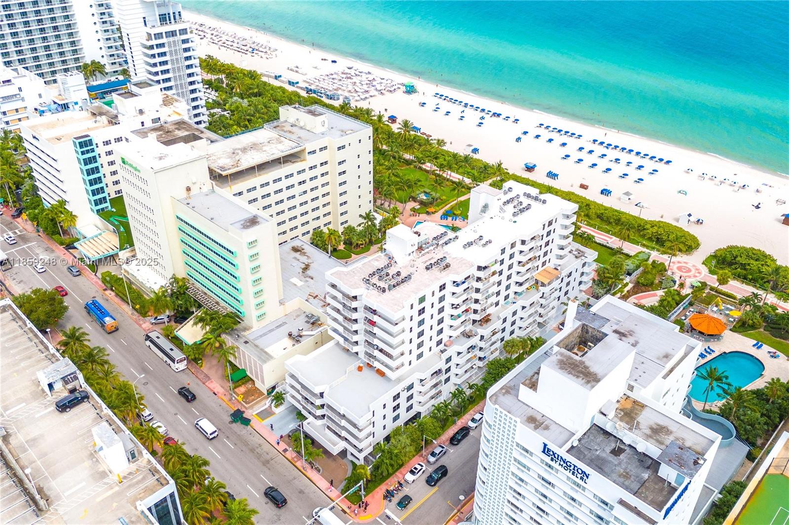 4301 Collins Ave # 907
