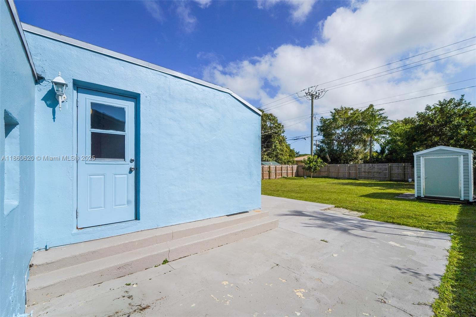 1504 N Funston St