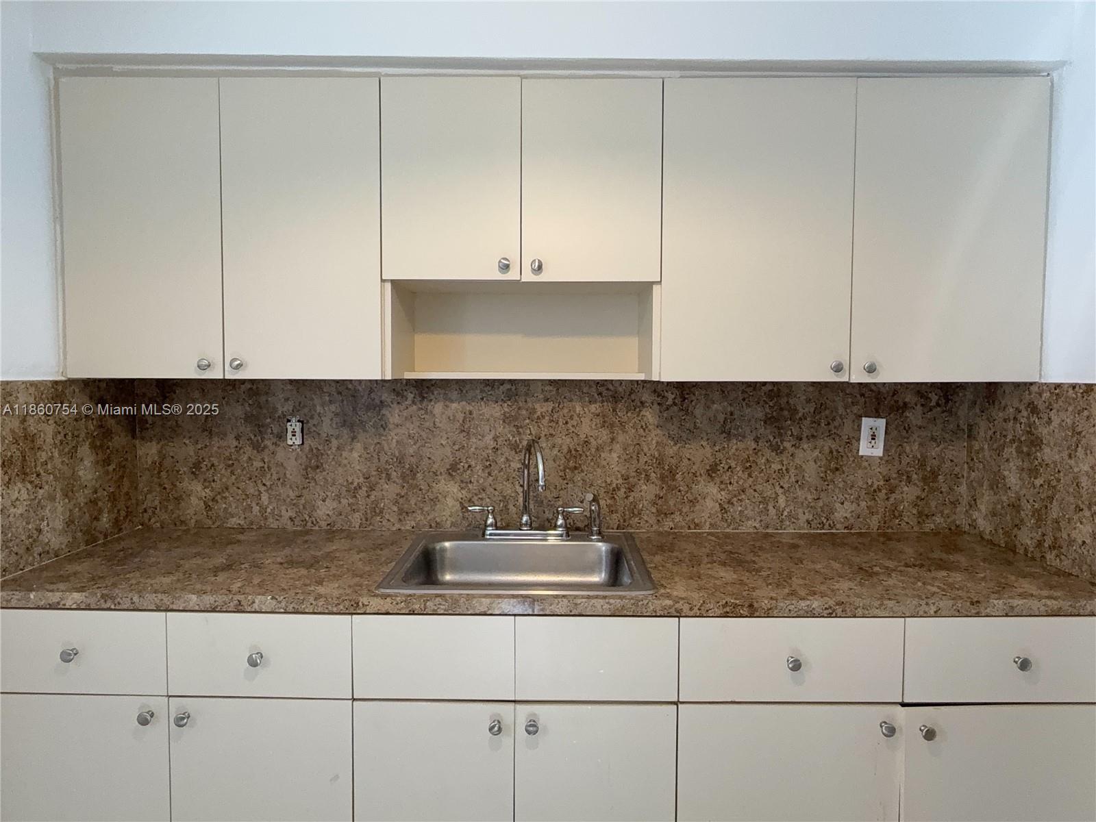 1176 Marseille Dr # 4