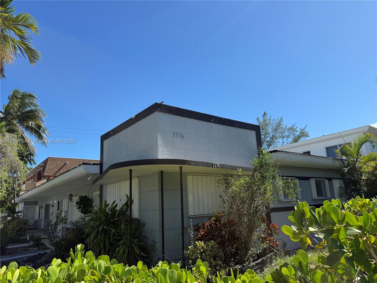 1176 Marseille Dr # 4
