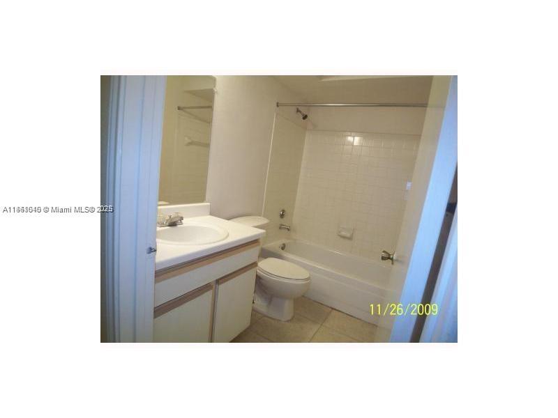2400 NW 33rd St # 1104