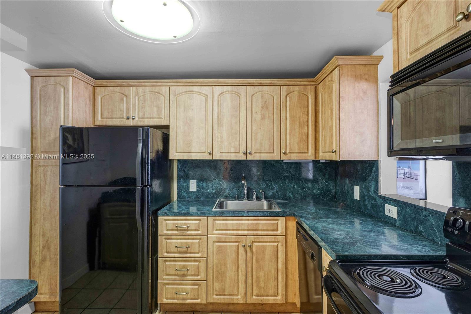 1228 West Ave # 906