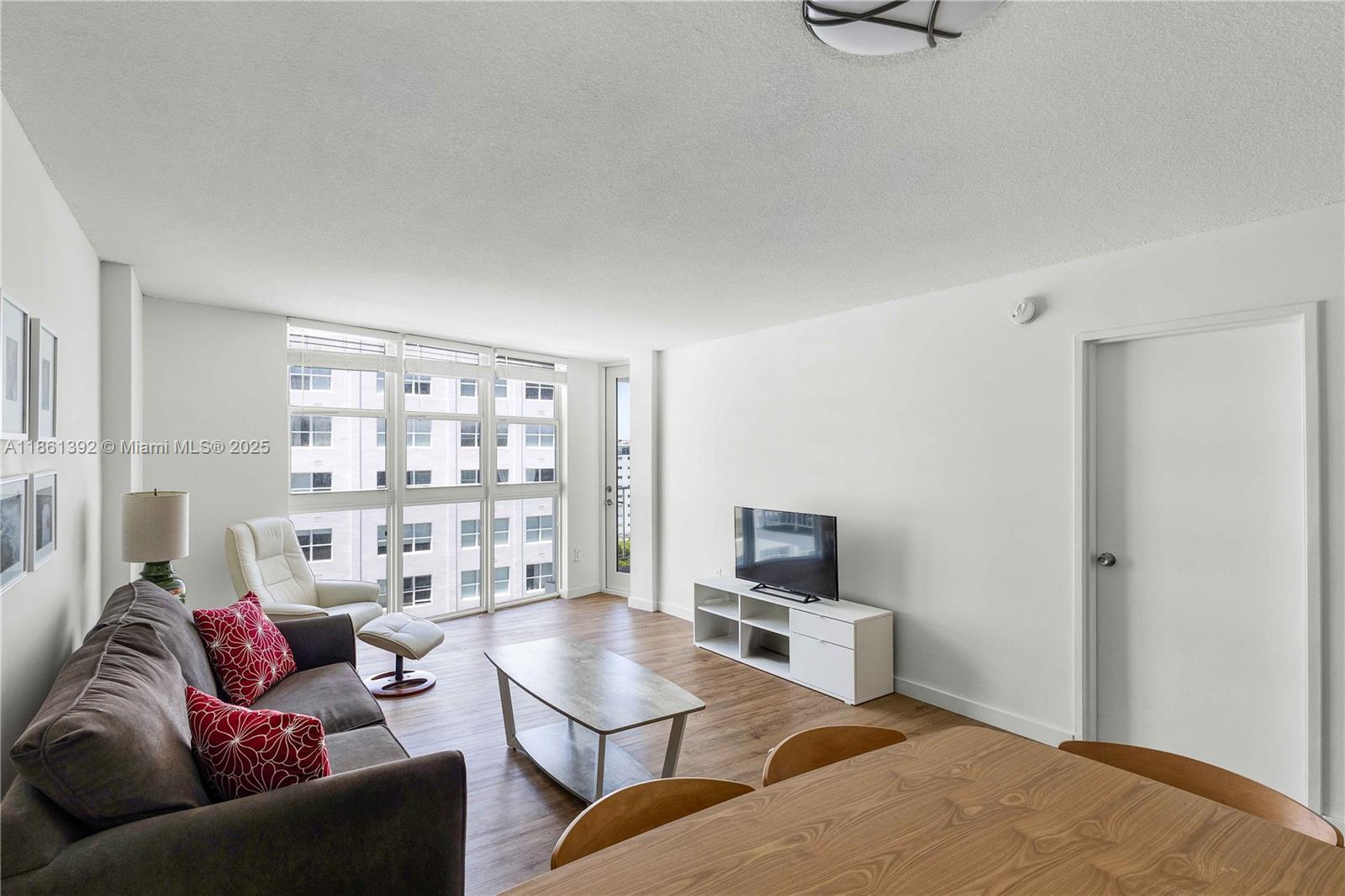 1228 West Ave # 906