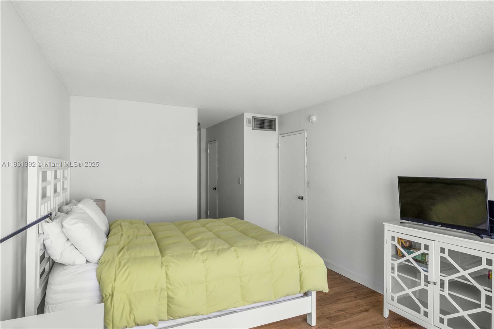 1228 West Ave # 906