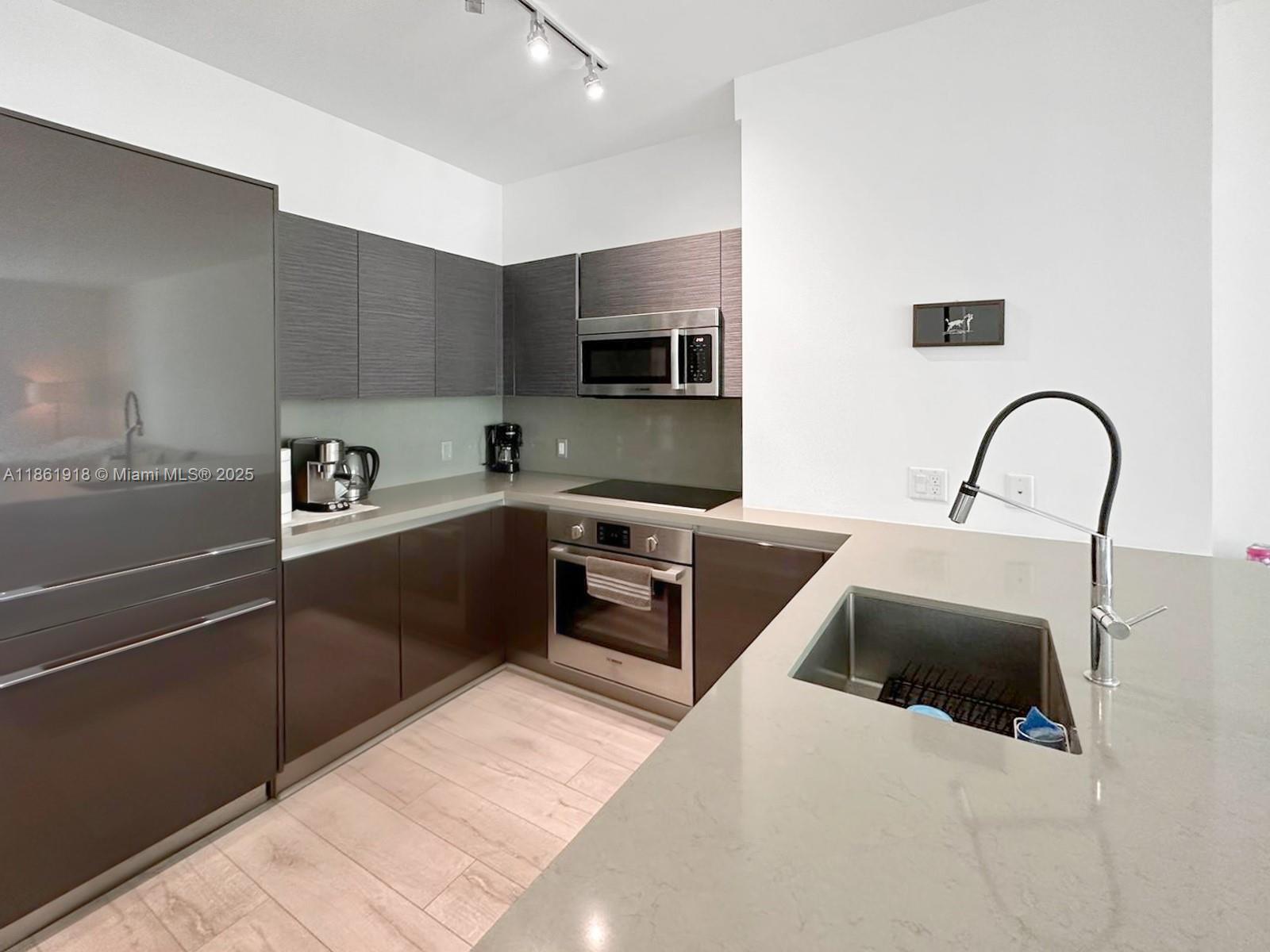 1080 Brickell Ave # 2305