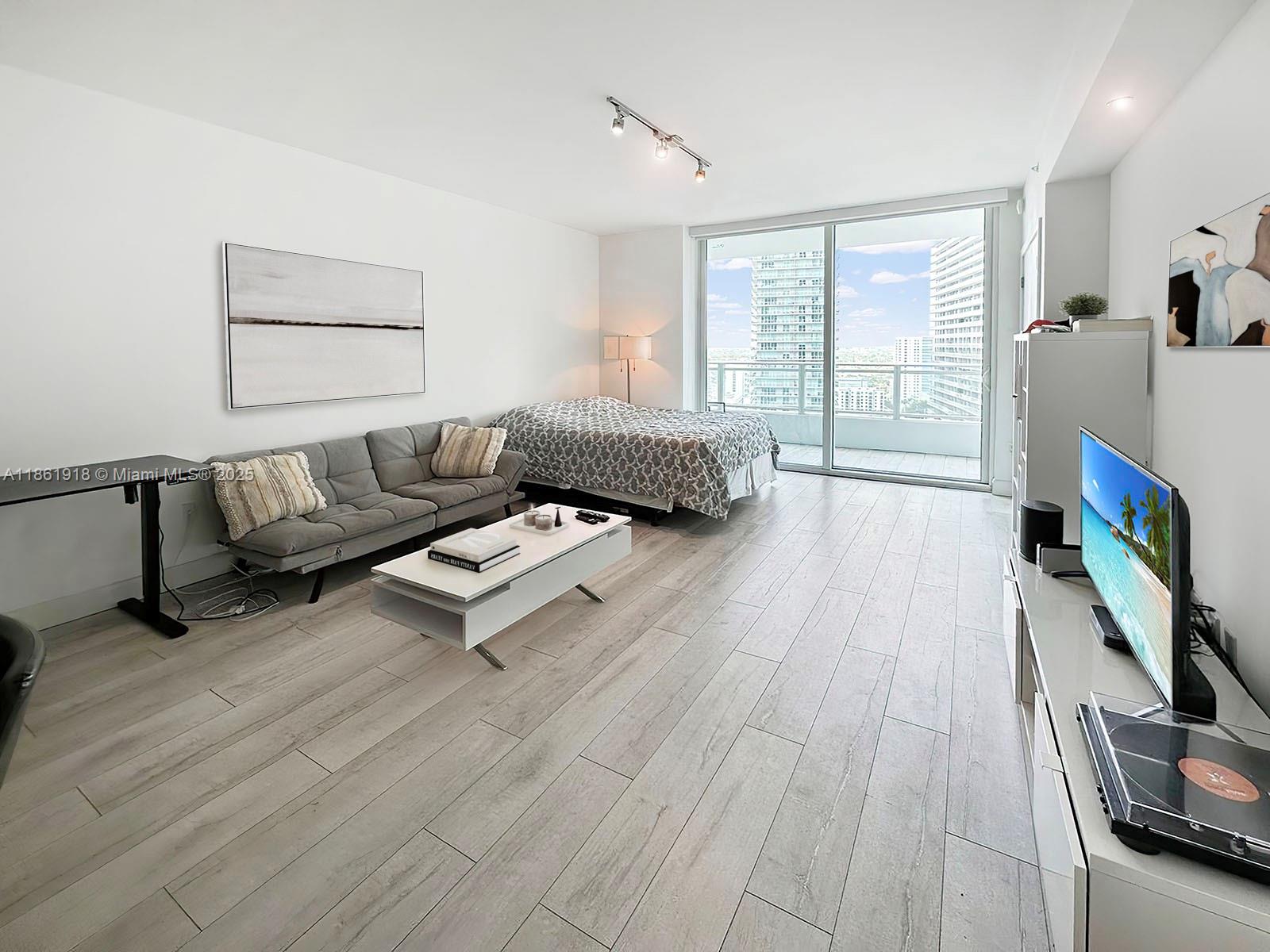 1080 Brickell Ave # 2305