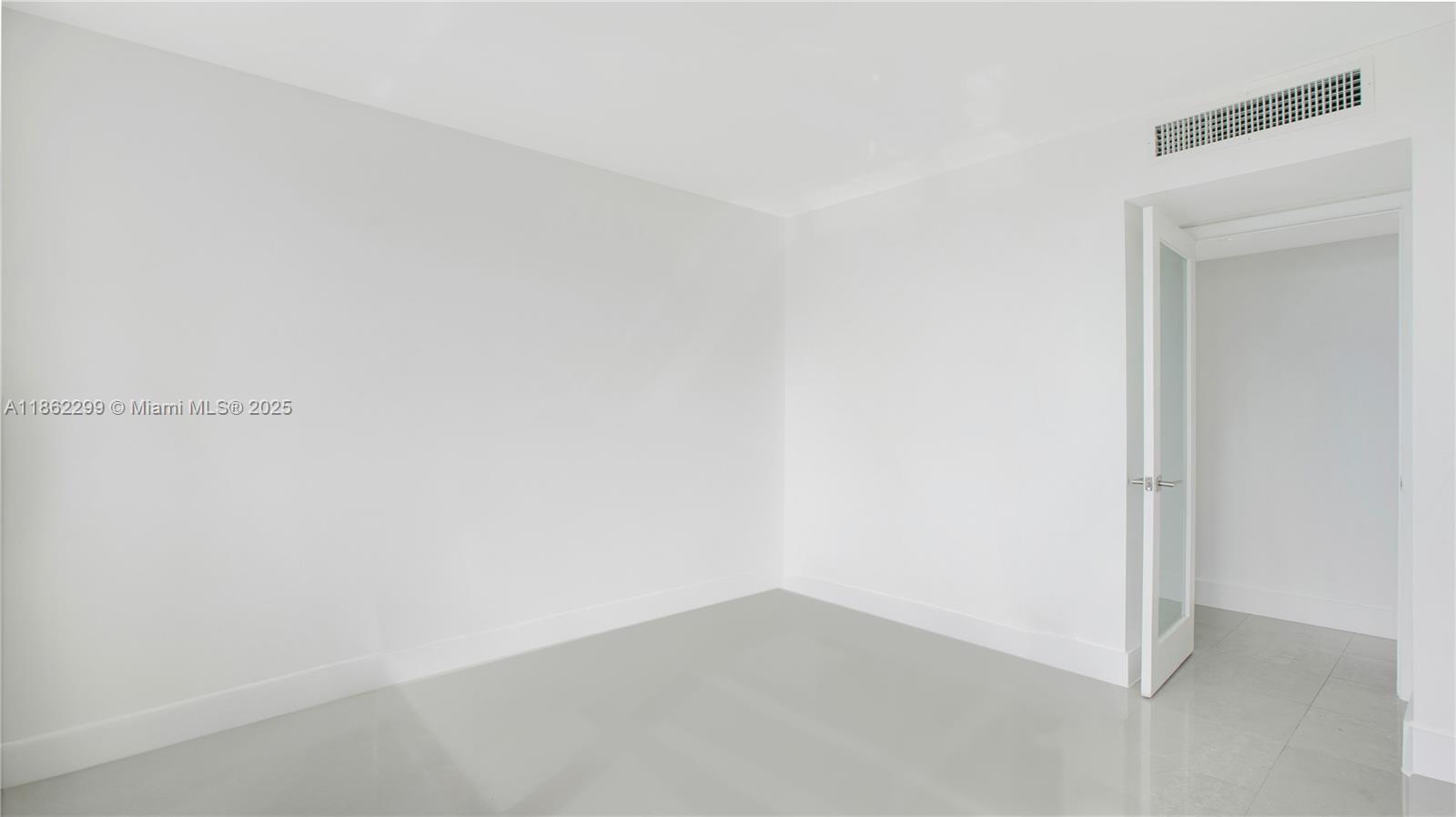 5838 Collins Ave # 15C