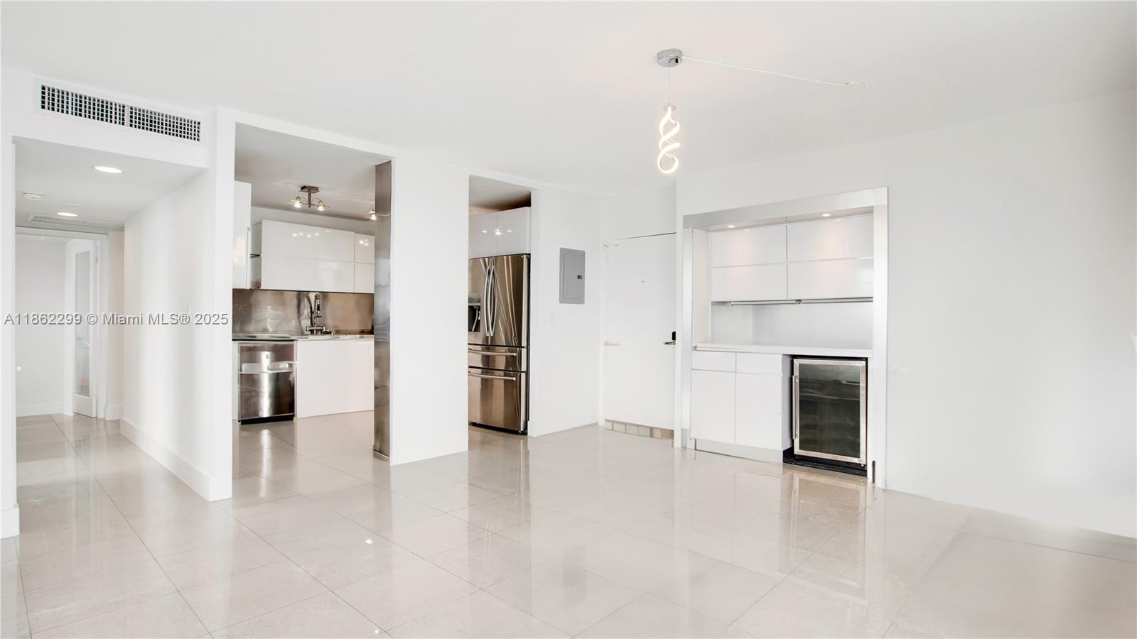 5838 Collins Ave # 15C