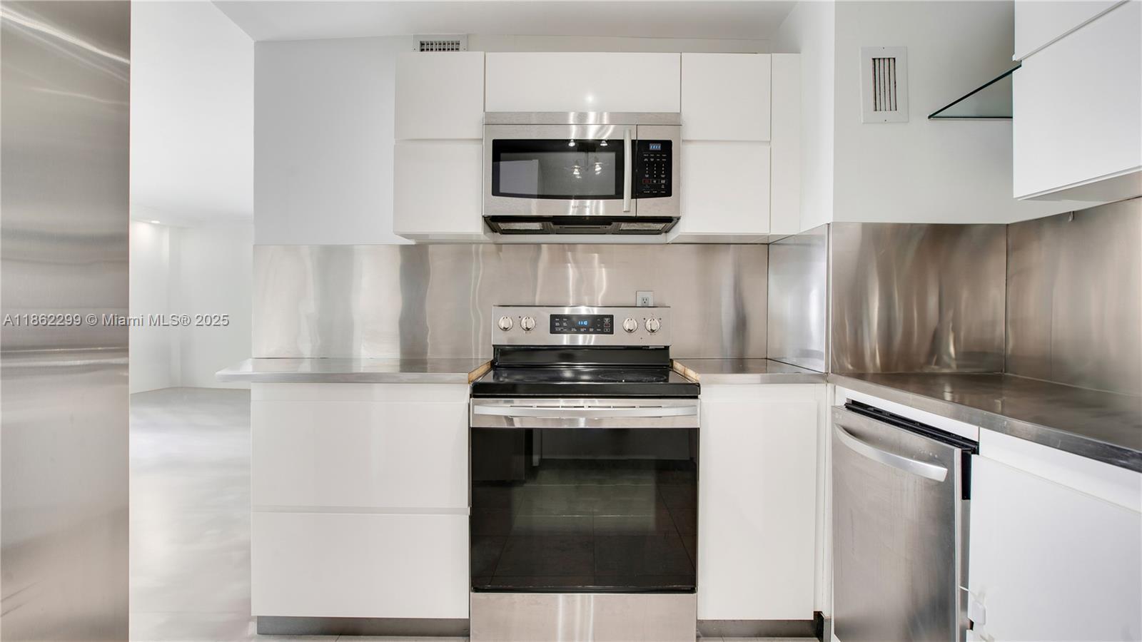 5838 Collins Ave # 15C