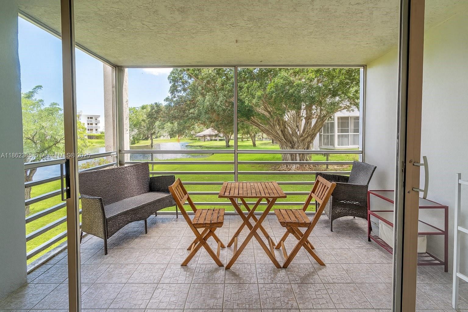 9330 Lagoon Pl # 206