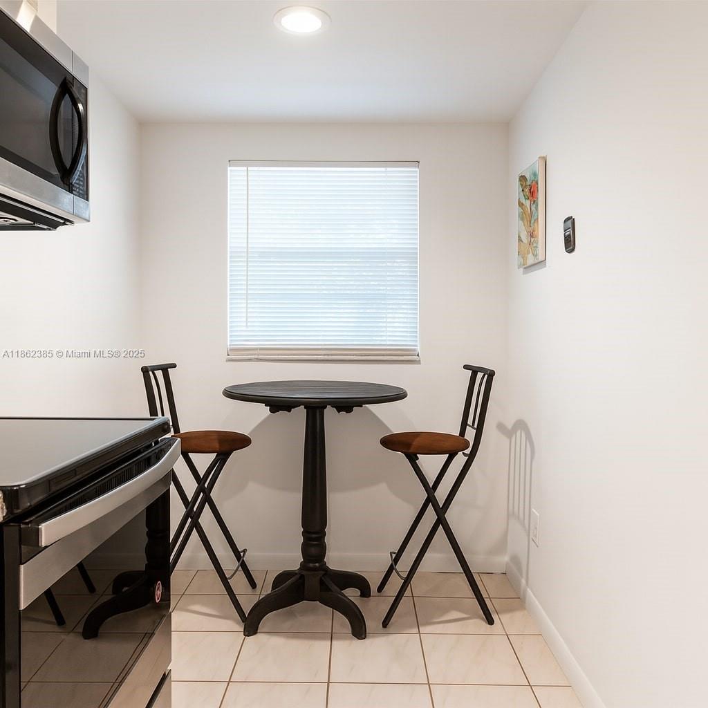 9330 Lagoon Pl # 206