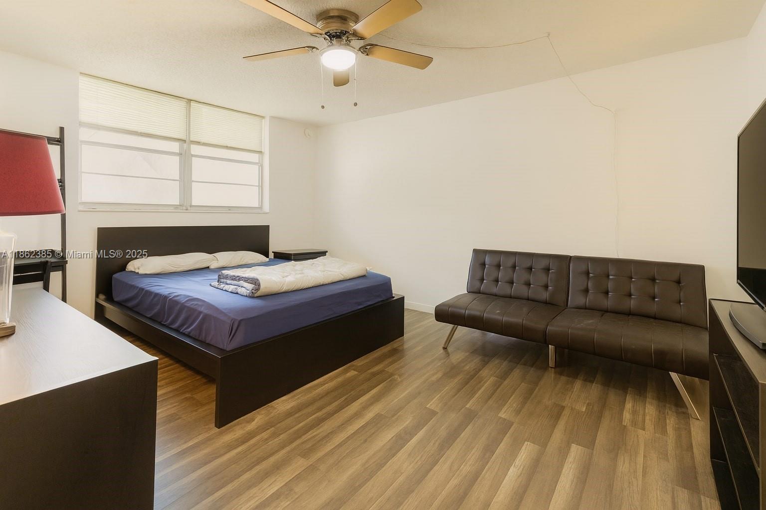 9330 Lagoon Pl # 206