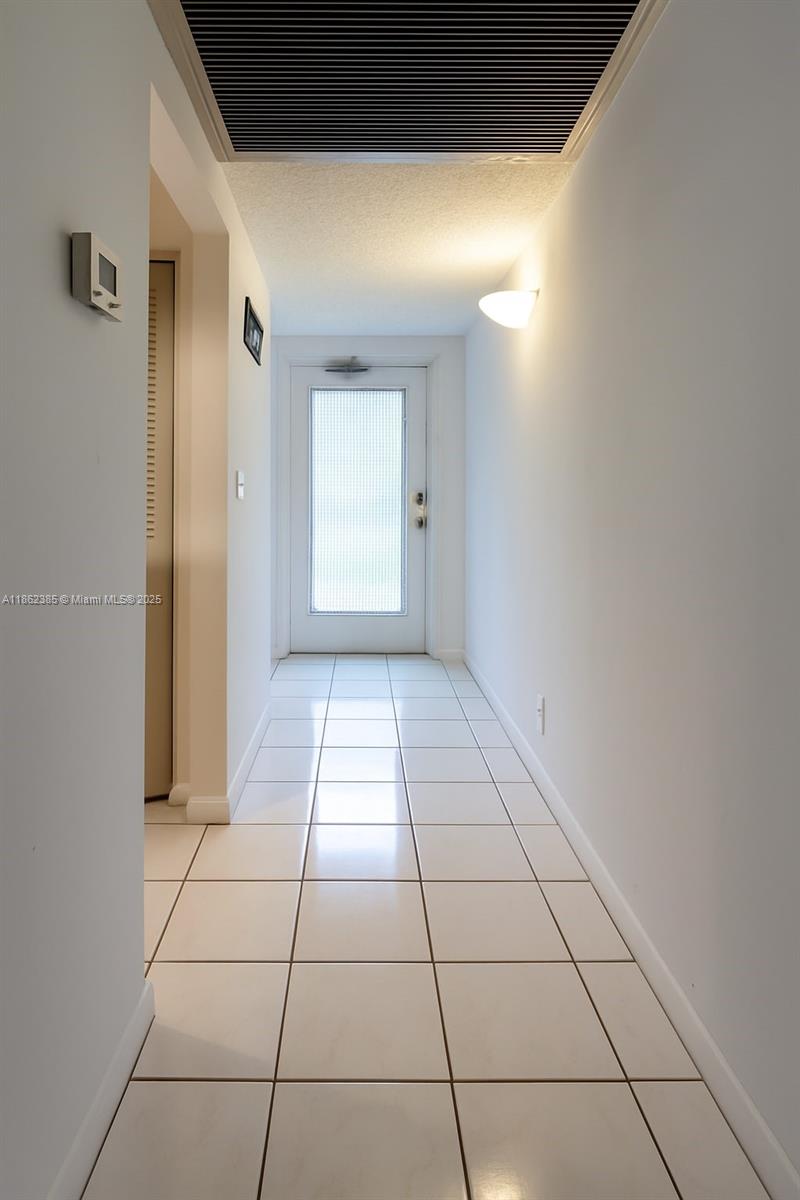 9330 Lagoon Pl # 206