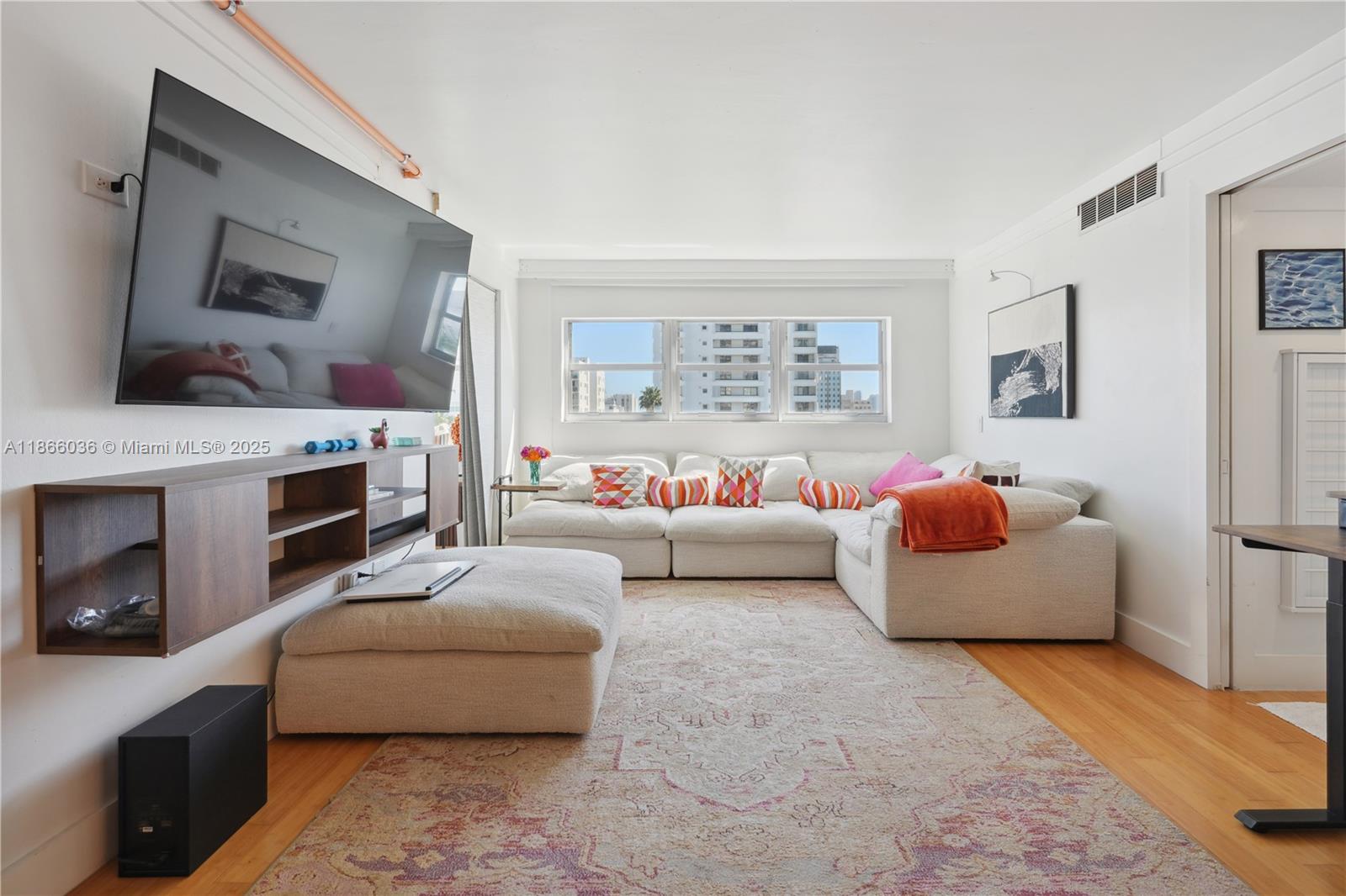 1881 Washington Ave # 7F